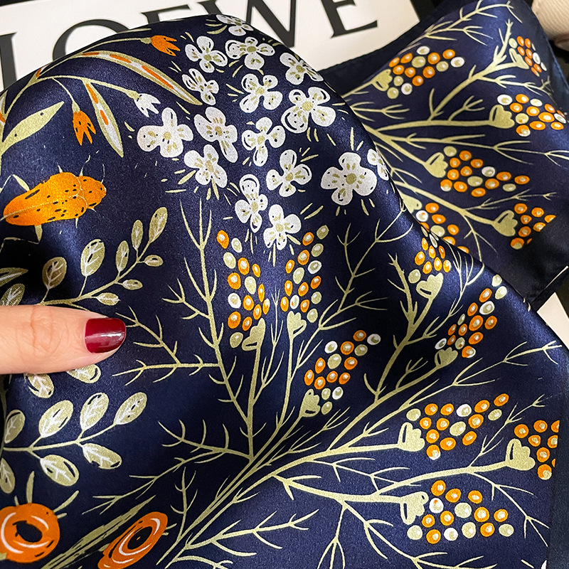 Модный шелковый квадратный пла – обзор и цена Scarf Silk Square